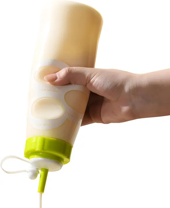 22 oz BBQ Squeeze Bottle with Removable Dosing Insert