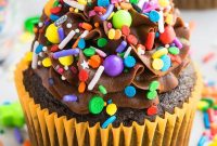 Pinata Surprise Birthday Cupcakes: Fun Filled Cupcake Recipe
