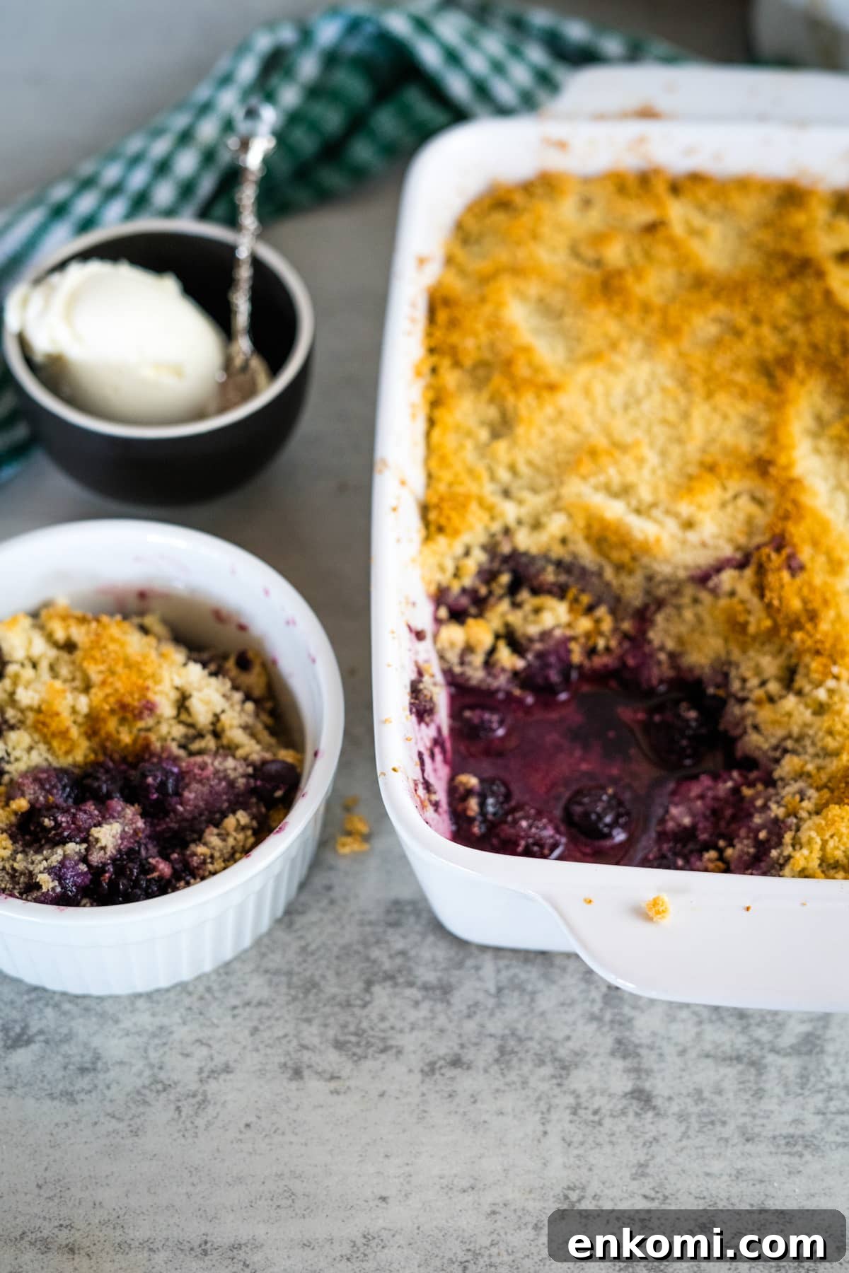 keto berry crumble