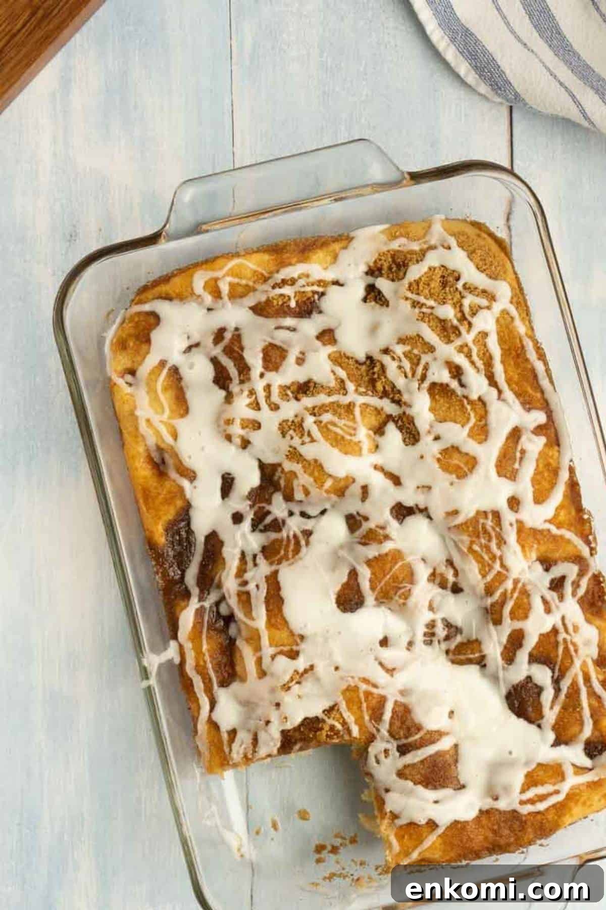 Vintage Coffee Cake Recipe for Bread Machines: Perfect Morning Bake 9 clear casserole dish with sweet coffee cake