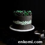 Vegan Green Velvet Eyeball Fault Line Cake Recipe 9 eyeball fault line cake on cake stand