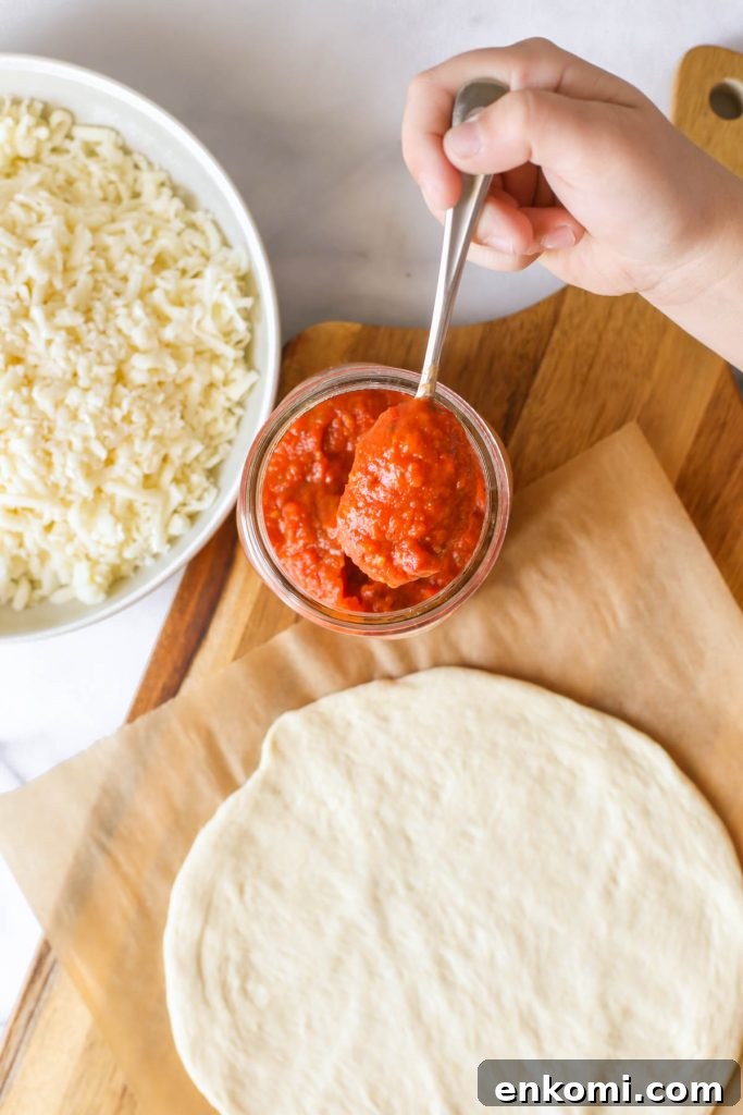 Roasted Tomato Pizza Sauce Recipe for Rich, Smoky Flavor 7 img 156458 6