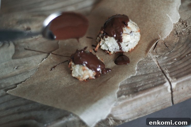 Cranberry, Almond & Coconut Macaroons Recipe for Holiday Treats 3 Cranberry and Almond Coconut Macaroons Recipe | sophisticatedgourmet.com