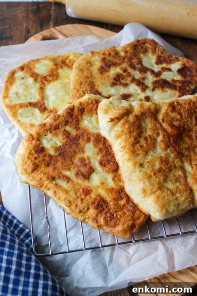Tiganopsomo with feta