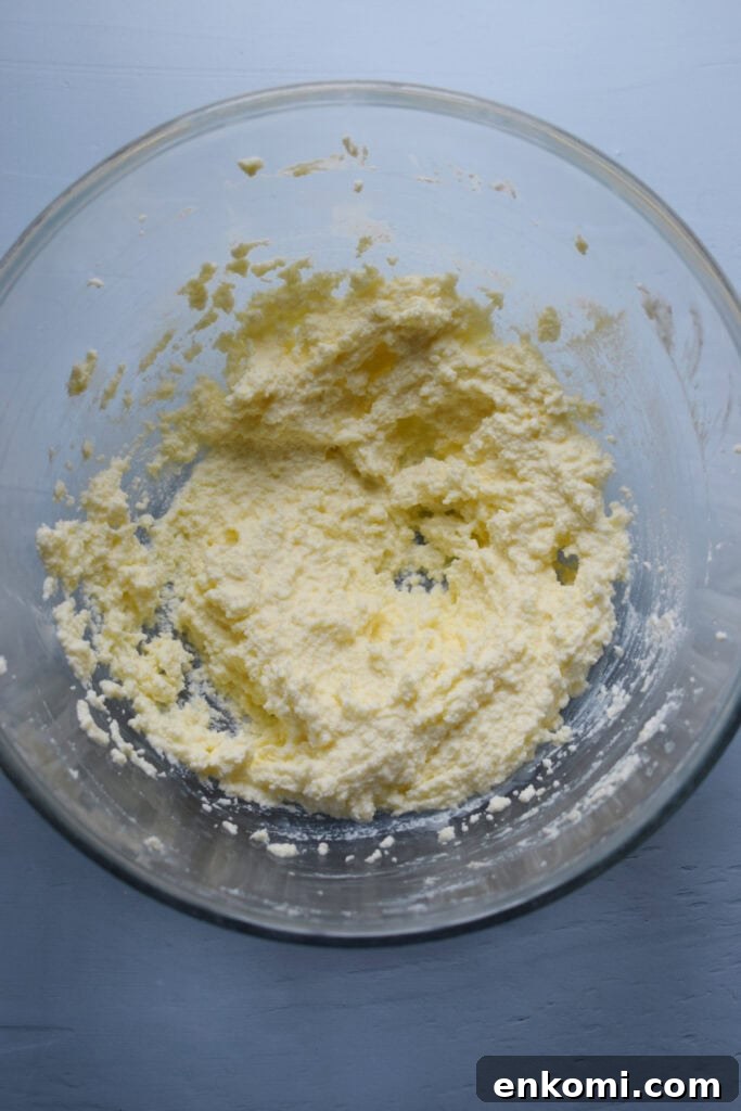 Mixed butter and ricotta cheese.