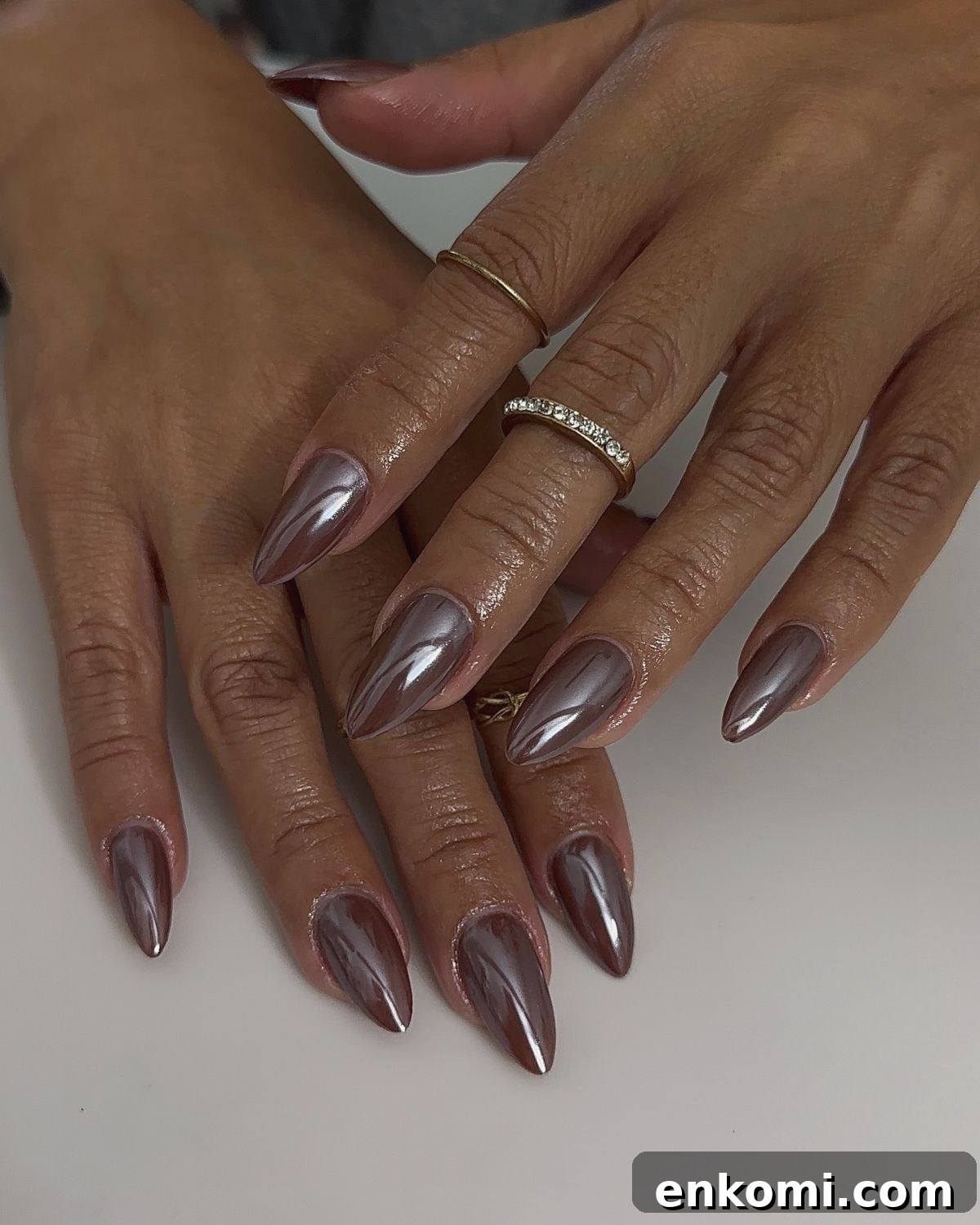 21 Elegant Almond Thanksgiving Nail Designs You’ll Love 7 5. Chrome Manicure