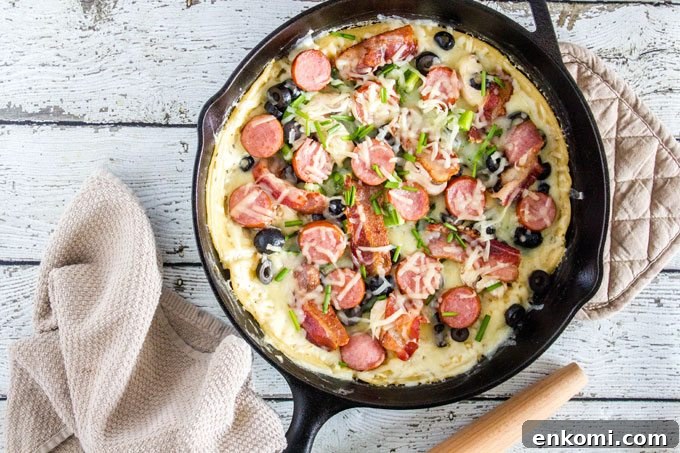 Loaded White Pesto Pizza in a Cast Iron Skillet: Crispy & Cheesy 3 Loaded Skillet White Pesto Pizza #SundaySupper
