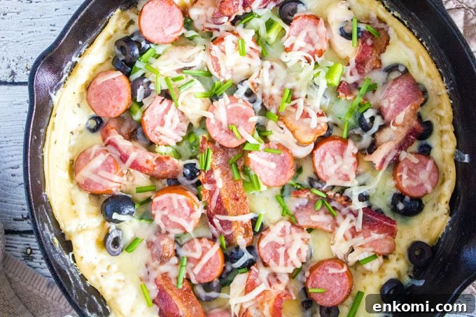 Loaded White Pesto Pizza in a Cast Iron Skillet: Crispy & Cheesy 5 Loaded Skillet White Pesto Pizza #SundaySupper