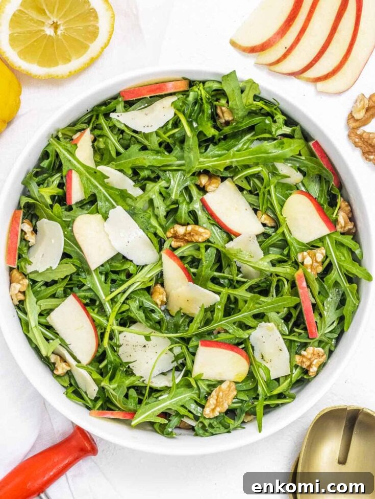 Arugula salad with red apple