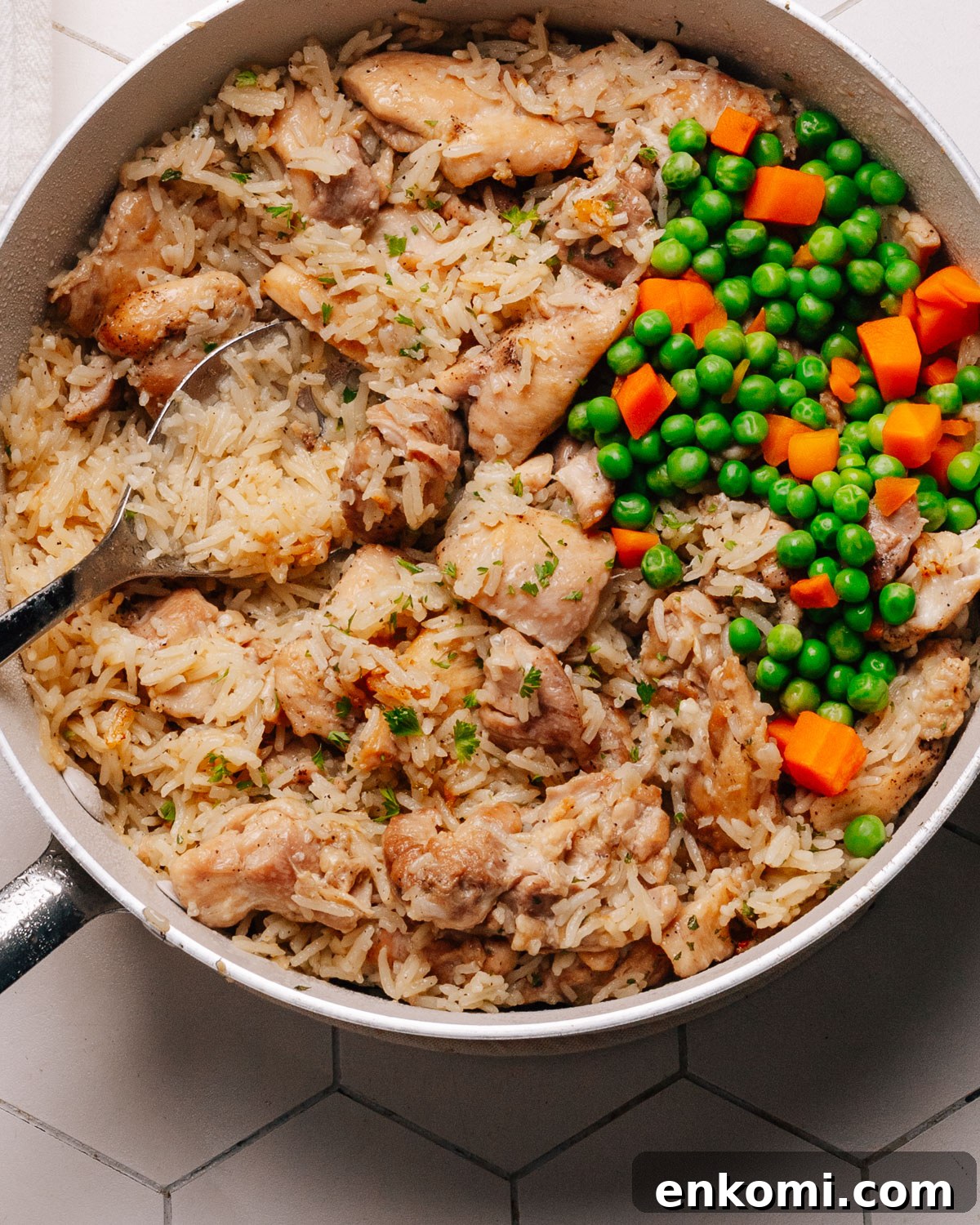 Classic Chicken and Rice Recipe: Flavorful One-Pot Meal 5 img 52479 10
