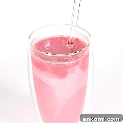 Creamy Strawberry Banana Smoothie Recipe for a Refreshing Start 5 img 5256 5