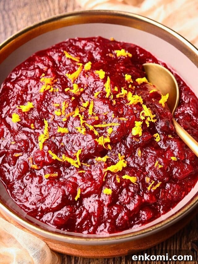 Maple vanilla, cranberry sauce in a serving bowl.