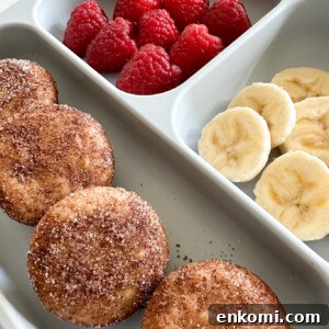 Cinnamon muffins served with fruits.