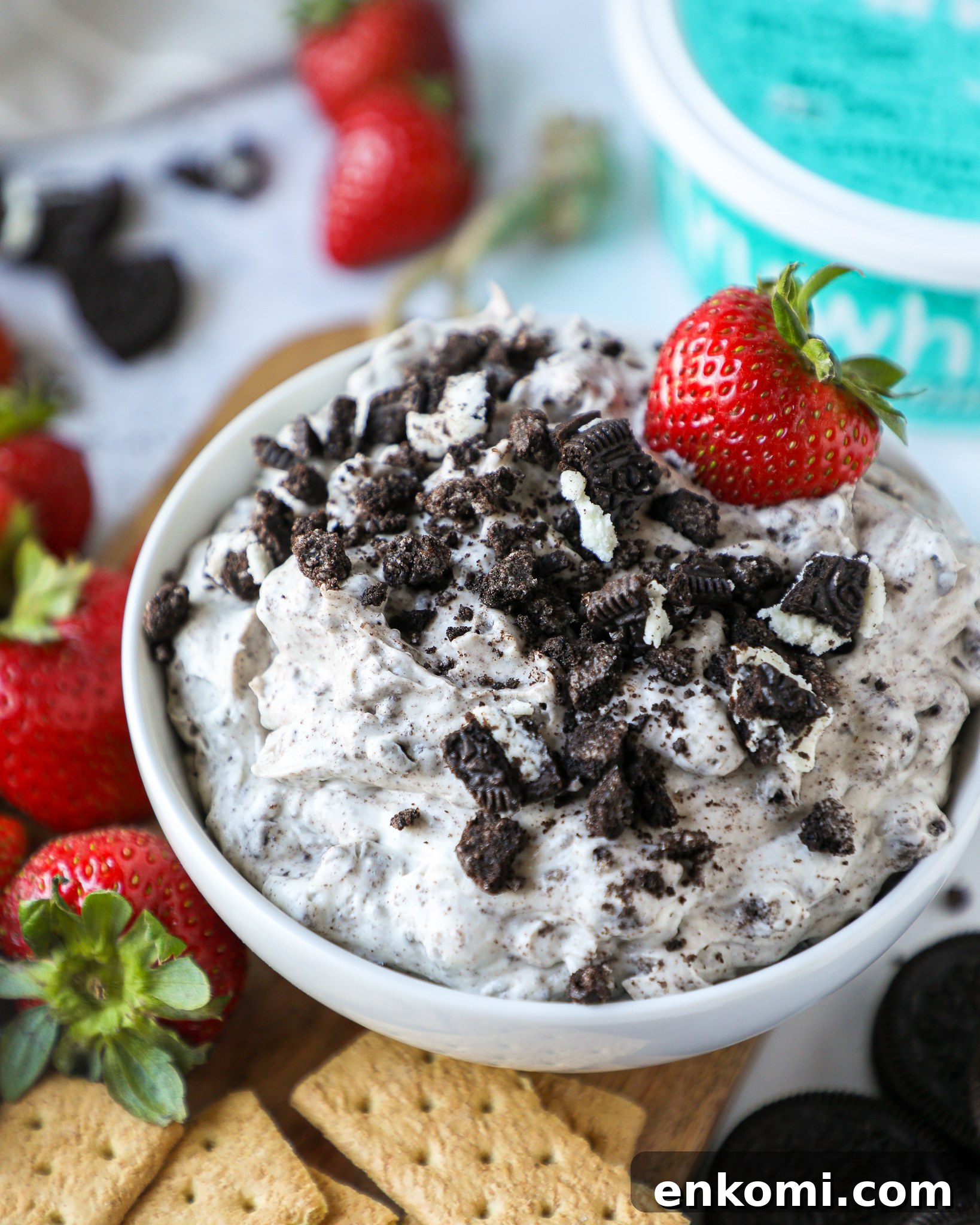 Dairy-Free Oreo Cheesecake Dip Recipe for Parties 2 An easy Oreo cookie dip made of whipped topping, cream cheese, crushed Oreos and vanilla. The perfect treat for entertaining!