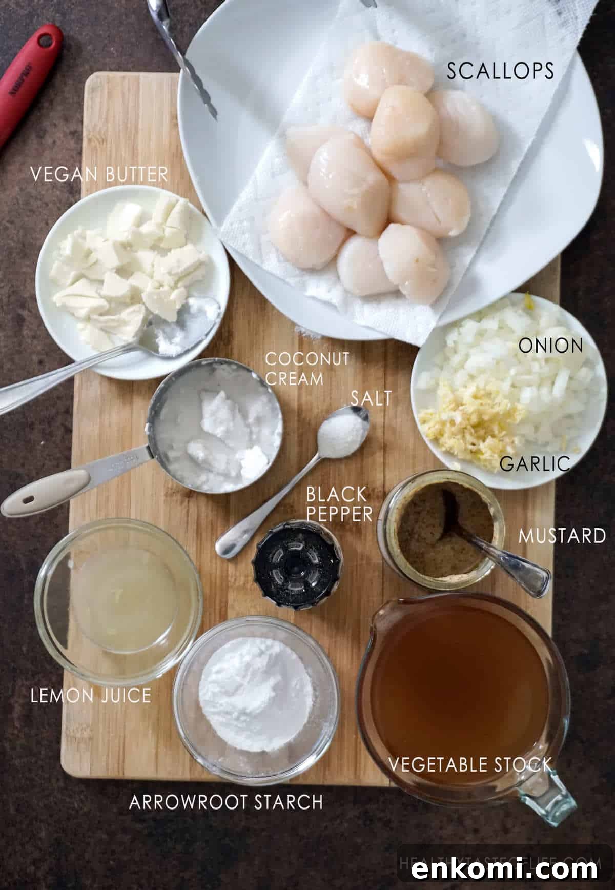 Dairy-Free Creamy Scallops Recipe (Whole30 Friendly) 5 Ingredients for making scallops in a dairy free cream sauce.