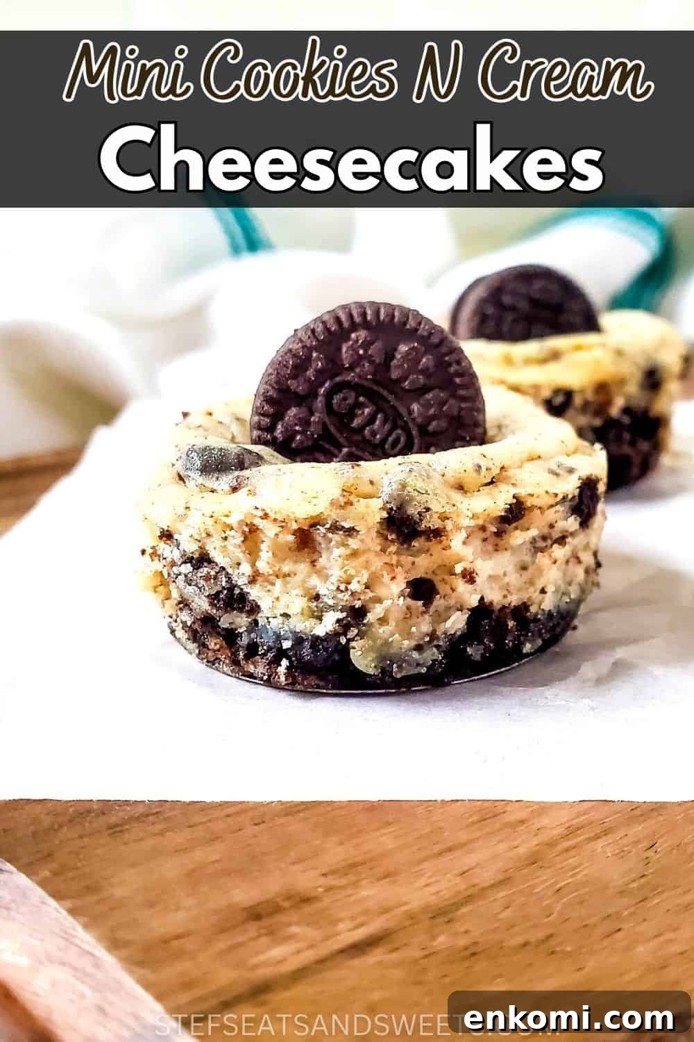Cookies N Cream Cheesecake with mini Oreo