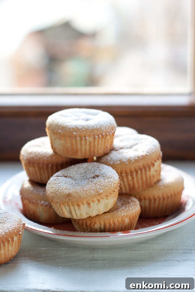 Almond and orange tiny cakes for breakfast