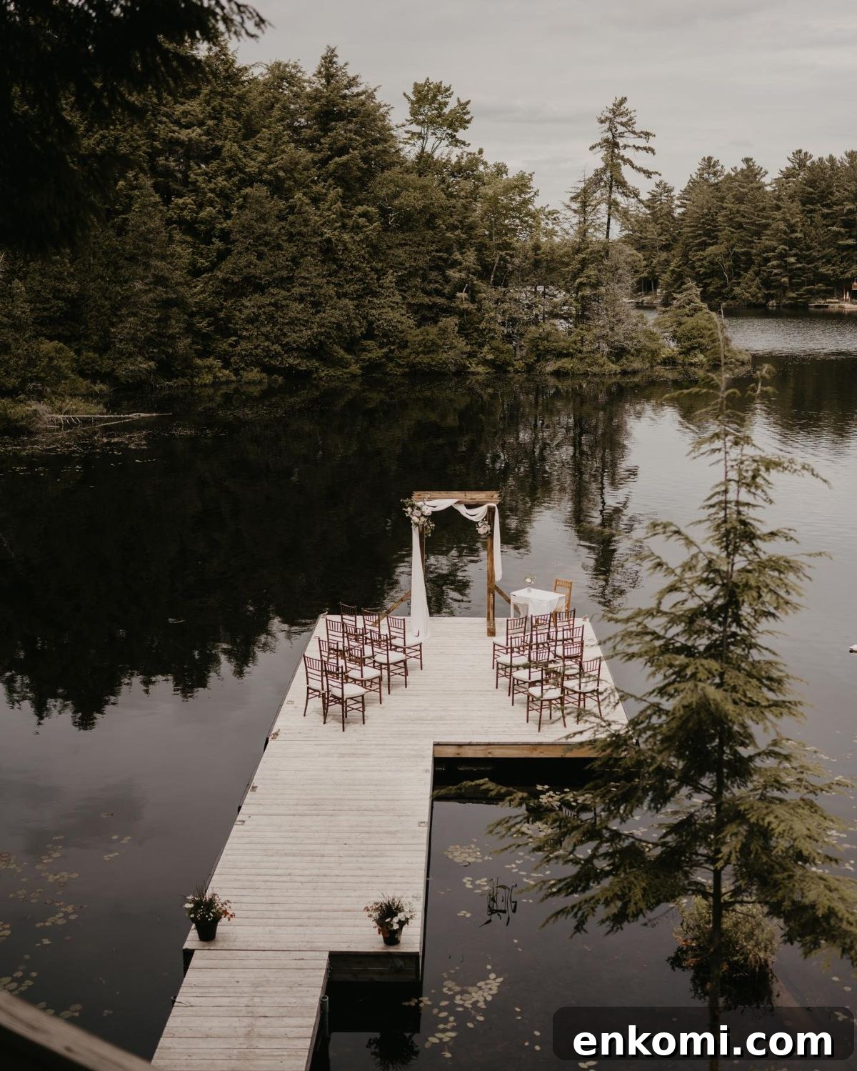 31 Intimate Small Wedding Ideas for a Memorable Celebration 16 waterfront wedding