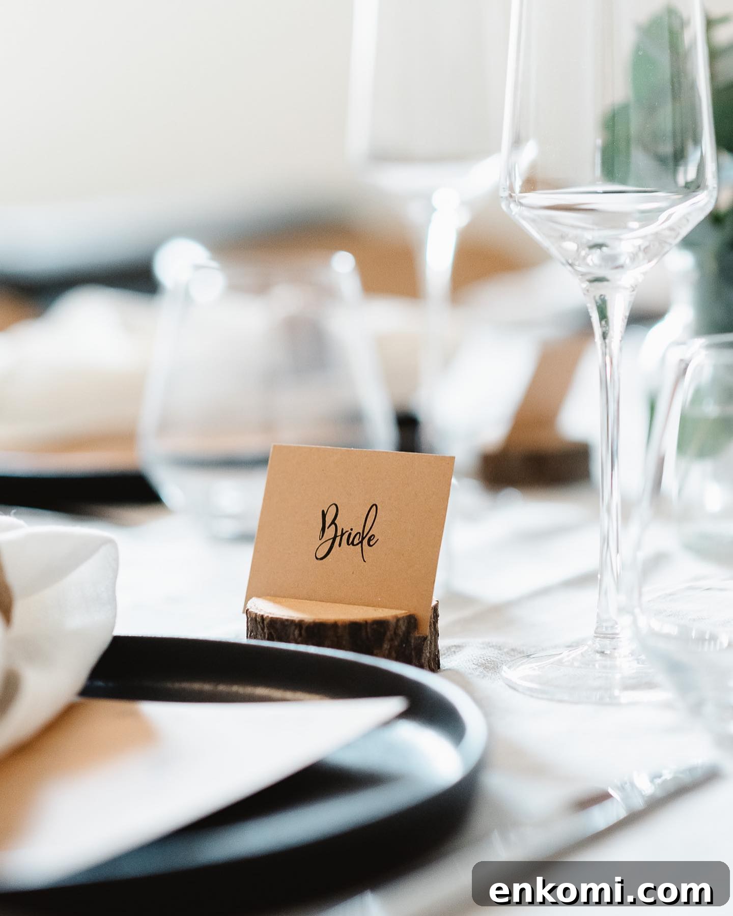 31 Intimate Small Wedding Ideas for a Memorable Celebration 24 natural tablescape