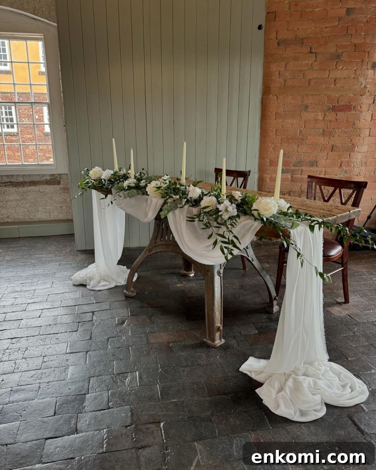 31 Intimate Small Wedding Ideas for a Memorable Celebration 4 Rustic Registrar Table