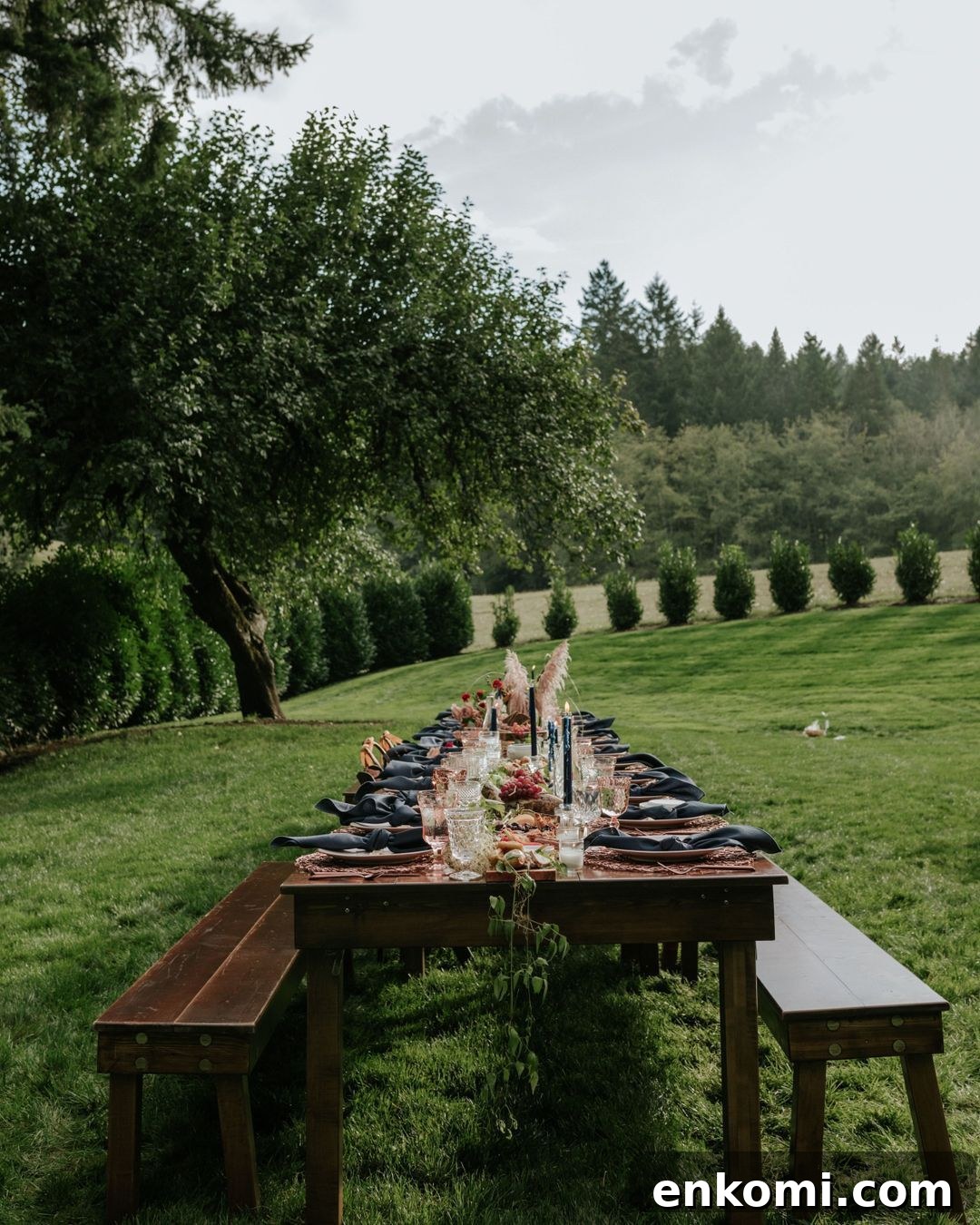 31 Intimate Small Wedding Ideas for a Memorable Celebration 9 Rustic Outdoor Wedding Table