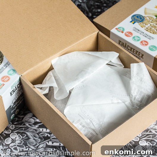 Open Box of KZ Clean Eating Knäckekex | Low-Carb, So Simple