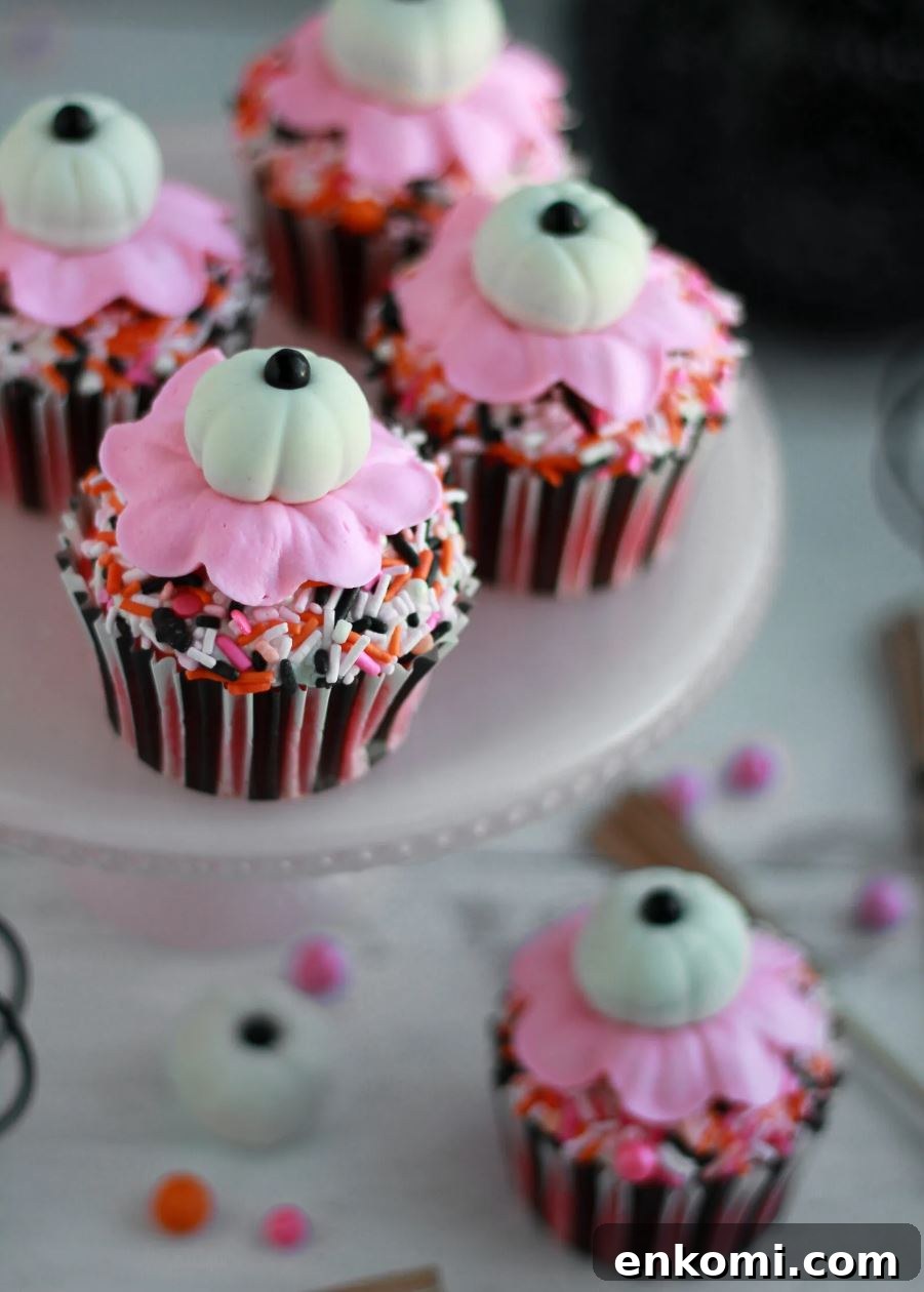 8 Spooky Halloween Cupcake Ideas to Wow Guests 10 Pumpkin patch cupcakes