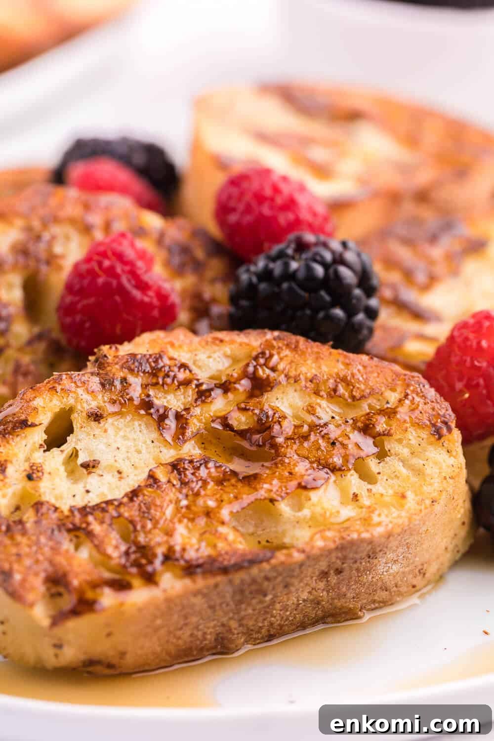 Baked French Toast - Make it the night before and bake it the next morning for breakfast! Healthy, delicious and sugar free!