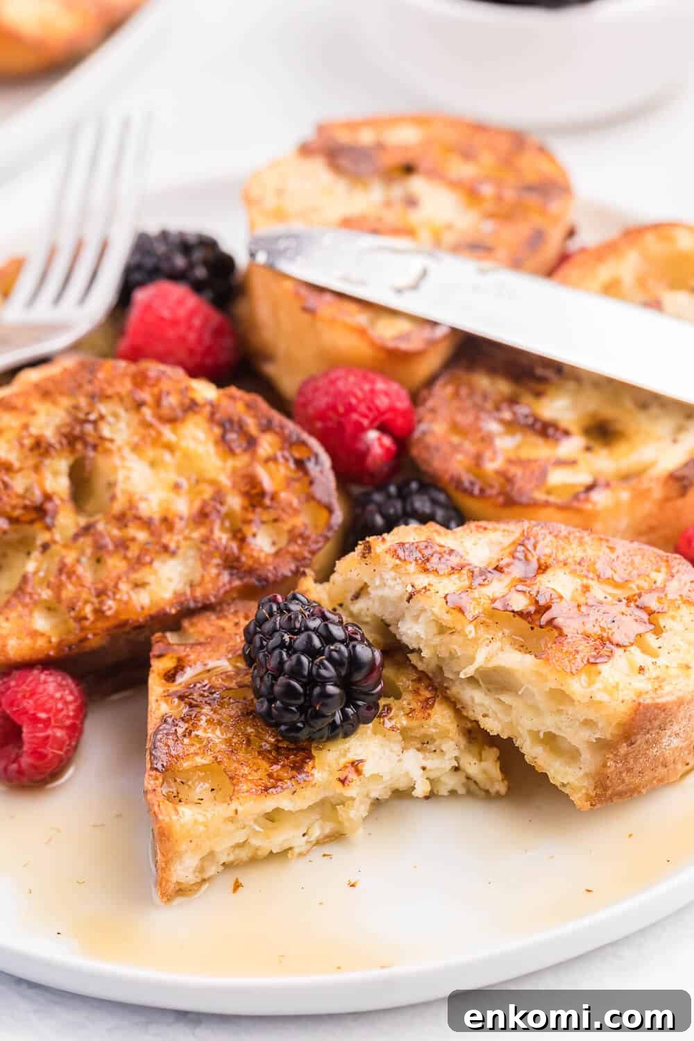 Baked French Toast - Make it the night before and bake it the next morning for breakfast! Healthy, delicious and sugar free!