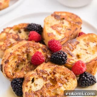 Baked French Toast - Make it the night before and bake it the next morning for breakfast! Healthy, delicious and sugar free!