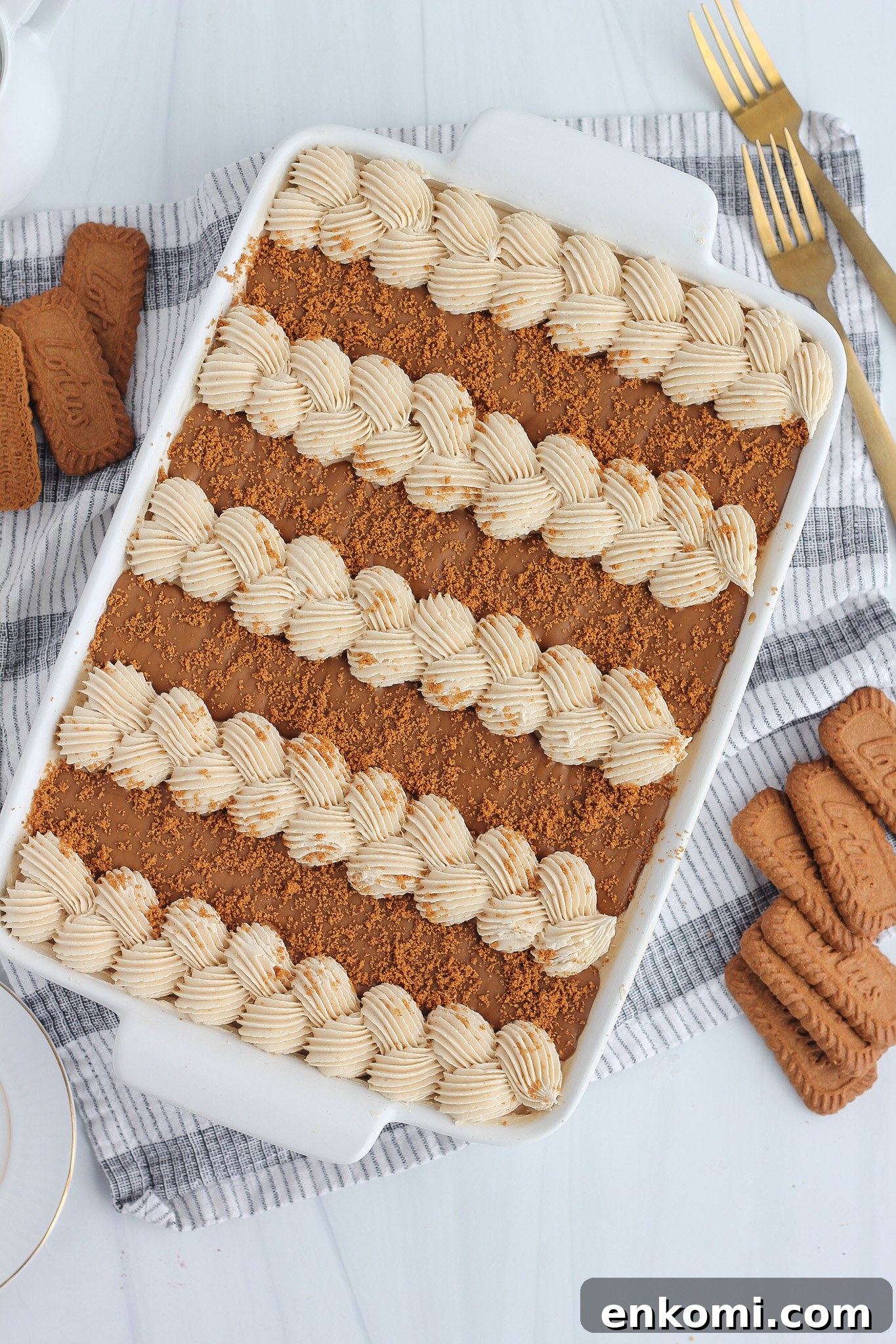 Biscoff sheet cake slice