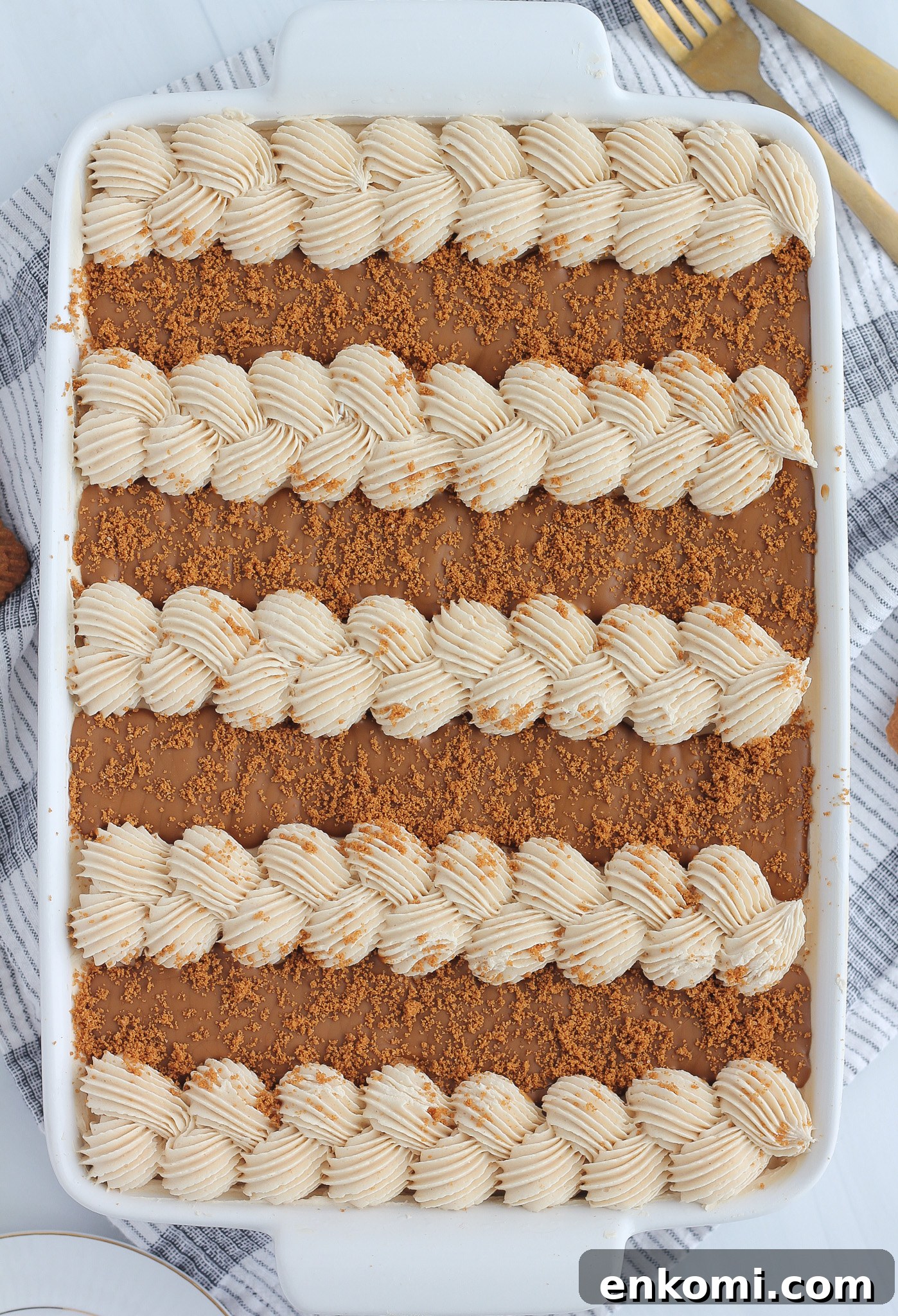 Biscoff buttercream swirl